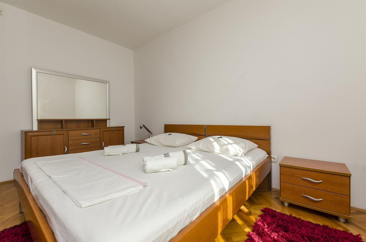 Apartments Mare Постира Экстерьер фото